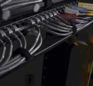 kable sieciowe LAN w szafie krosowej - instalacja sieci firmowej w Kwidzyn