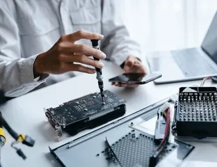 naprawa sprzętu komputerowego i wsparcie IT dla małych firm w Kwidzynie