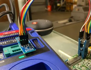 wszystkie klucze zgubione – odczyt sterownika na stole i dodanie klucza